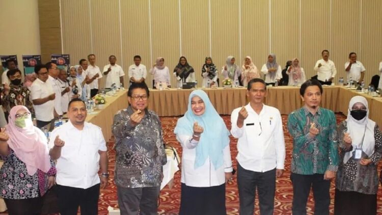 Kementerian PPN Bappenas dan BKKBN melakukan kajian identifikasi dan pembelajaran penurunan stunting Sumbar di Bukittinggi. (ANTARA/Alfatah)