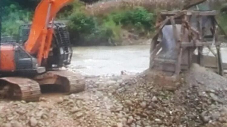 Aktifitas tambang ilegal di pasbar