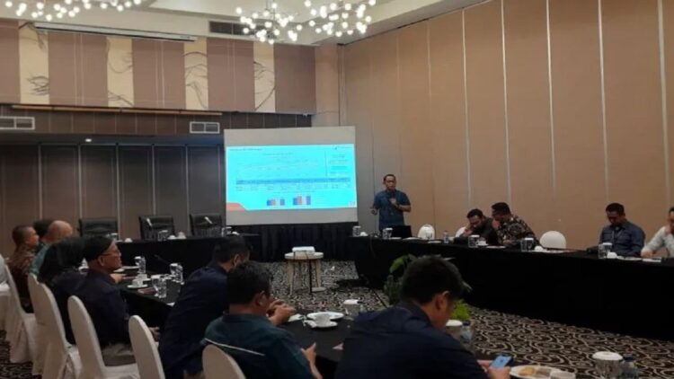 Pjs Area Manager Comm, Rel & CSR Sumbagut Agustiawan ekspose perkembangan BBM di Sumbar. (ANTARA/Siri Antoni)
