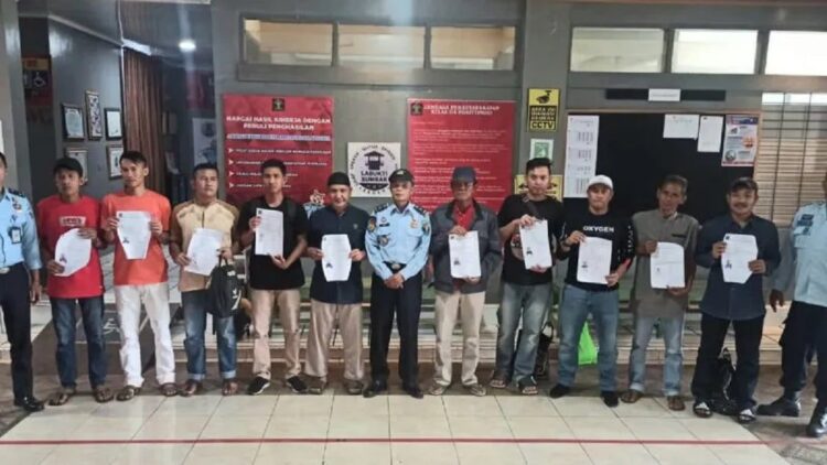 Sepuluh Warga Binaan Pemasyarakatan (WBP) Lapas Bukittinggi dinyatakan bebas bersyarat (Antara/Alfatah)