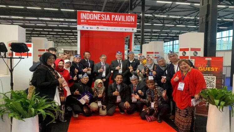 Tujuh Perusahaan Belanda Tertarik Beli Produk Pertanian Indonesia 1 Kedutaan Besar Republik Indonesia Den Haag memamerkan produk pertanian dan UMKM Indonesia di Indonesia Pavilion dalam acara Internasional Free From Functional Food Expo (IFFFFE) di Amsterdam Belanda. ANTARA/HO-KBRI Den Haag