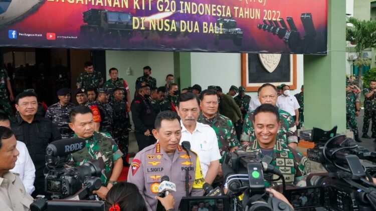 Kapolri beri keterangan pers terkait kesiapan personel