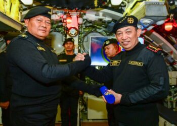 Kapolri dapat brevet biru dari Angkatan Laut