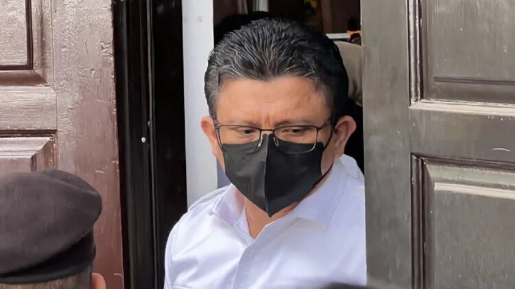 Eks Kepala Divisi Profesi dan Pengamanan (Kadiv Propam) Polri Ferdy Sambo memberikan keterangan kepada wartawan di Pengadilan Negeri Jakarta Selatan, Jakarta, Selasa (29-11-2022). ANTARA/Putu Indah Savitri