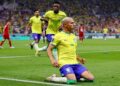 Selebrasi pemain Brazil usai cetak gol ke gawang Serbia