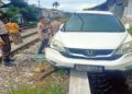 Terobos Perlintasan tanpa Palang Pintu, Mobil CRV Dihantam Kereta Api di Padang 6 Terobos Perlintasan tanpa Palang Pintu, Mobil CRV Dihantam Kereta Api di Padang