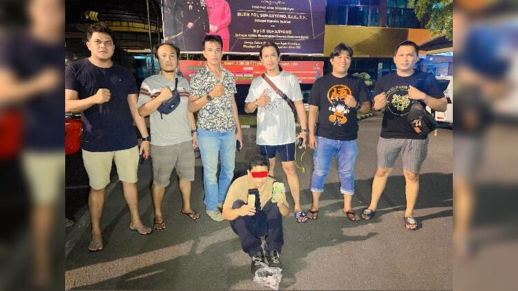 Warga Padang ditangkap polisi karena bermain judi togel online. (Istimewa)