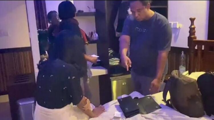 Seorang muncikari ditangkap polisi di salah satu hotel di Kota Padang. (Istimewa)