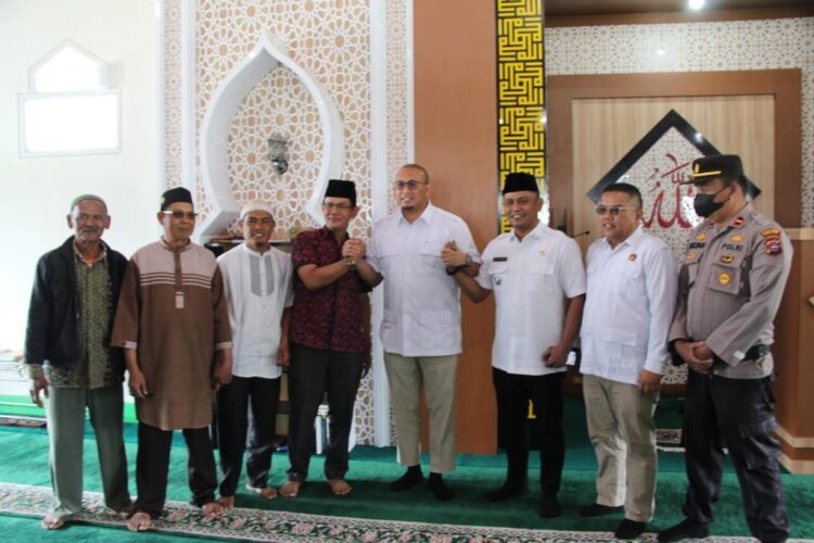 Andre Rosiade bersama Nofi Candra dan Jon Firman Pandu yang siap maju di Pilkada Solok Kabupaten Solok 2024. (Istimewa)