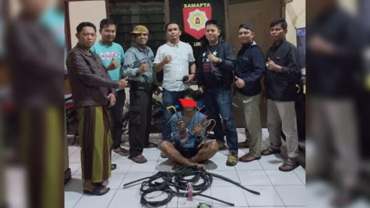 Pelaku pencurian ditangkap Polsek Lubukkilangan. (Istimewa)