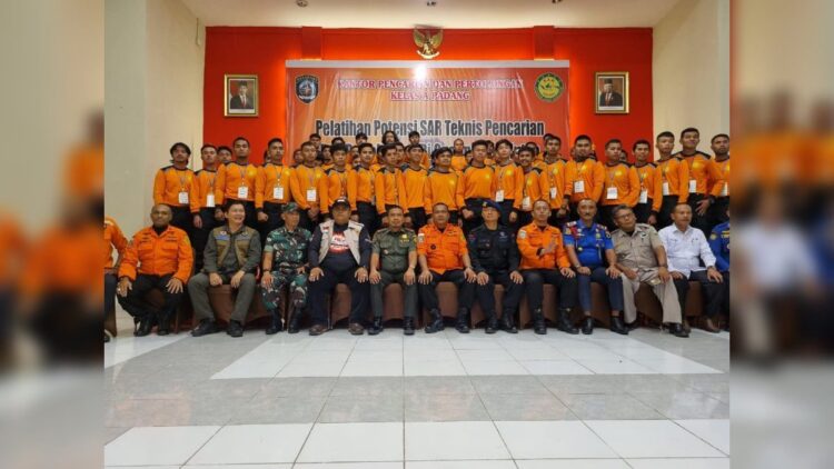 Ketua Pengda IOF Pengda Sumbar Verry Mulyadi menghadiri pembukaan pelatihan potensi SAR. (Istimewa)