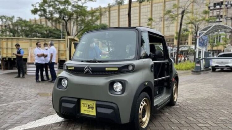 Mobil Listrik Citroen Ami Buggy, 50 Unit di Dunia, Cuma 1 di Indonesia 1 Mobil Listrik Citroen AMI Buggy diperkenalkan di Indonesia, Kamis (17/11/2022). (Foto: ANTARA/Arnidhya Nur Zhafira)
