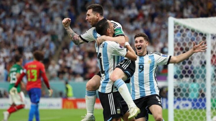 Banyak Kejutan, 5 Tim Unggulan Ini Terancam Gagal ke 16 Besar Piala Dunia 2022 1 Selebrasi pemain Timnas Argentina yang merupakan juara Piala Dunia 2022. (dok. Istimewa)