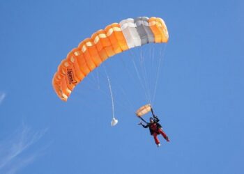 Prajurit TNI Jatuh dari Ketinggian 1.600 Kaki Gegara Parasut Gagal Mengembang