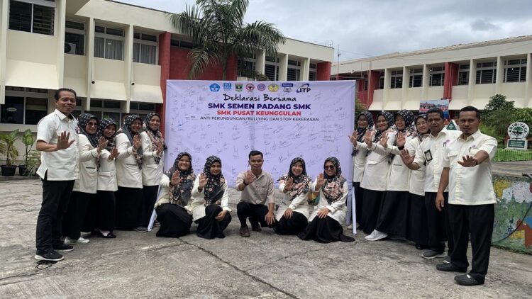 Program Anti Bullying Bantu Anak Kembali Percaya Diri 1 Duta anti bullying SMK Semen Padang