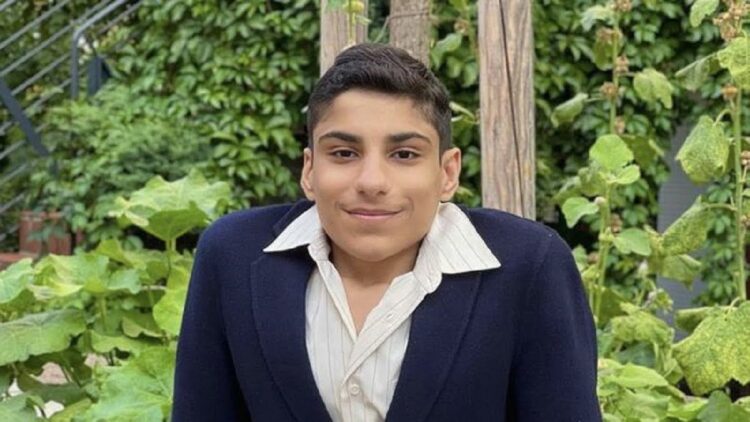 Ghanim Al-Muftah yang didapuk sebagai Brand Ambassador tampil melantunkan ayat suci Al-Qur'an di Pembukaan Piala Dunia 2022. (Screenshot dari Instagram @g_almuftah )