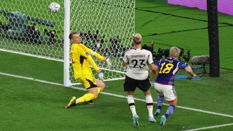 Takuma Asano mencetak gol kedua untuk Jepang dan menaklukkan Jerman di laga Grup E FIFA World Cup Qatar 2022. (Photo by Dean Mouhtaropoulos/Getty Images)