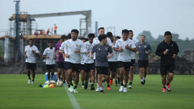 Skuad Timnas Indonesia Jalani Latihan Perdana di Bali 1 Latihan pemain Timnas Indonesia untuk AFF 2022