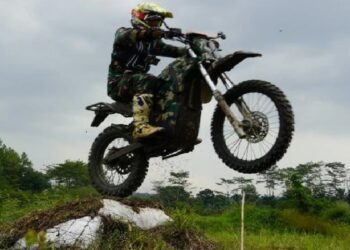 Motor listrik militer