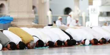 Sedang dalam Perjalanan, Bolehkah Tinggalkan Shalat Jumat?
