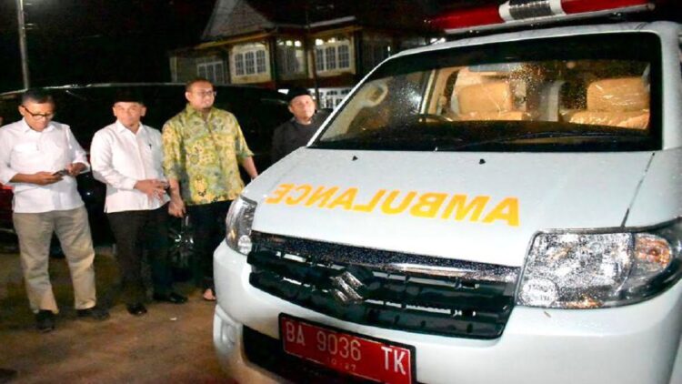 Andre Rosiade Serahkan Ambulans untuk Nagari Kamang Hilir 1 Andre Rosiade serahkan bantuan ambulans untuk Nagari Kamang Hilir