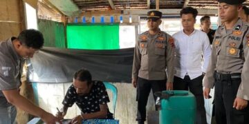 53 Liter Tuak Disita Polisi di Agam saat Razia jelang Nataru