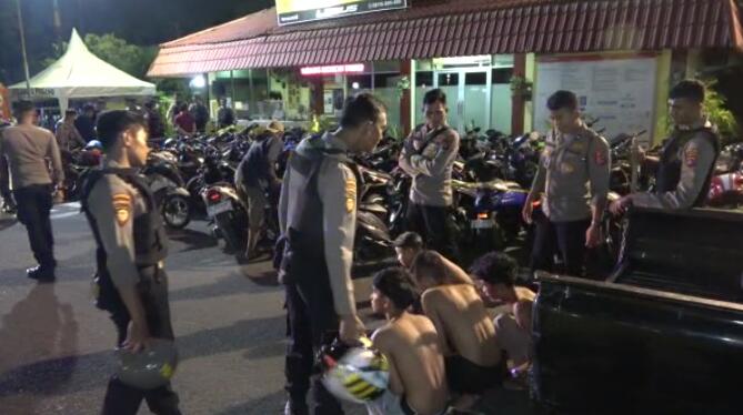 Bawa Senjata Tajam, 9 Pelaku Tawuran di Padang Diamankan Polisi 1 IMG 20221225 WA0004