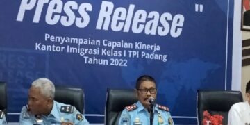 Langgar Izin Tinggal dan Overstay, 16 WNA Dideportasi dari Sumbar