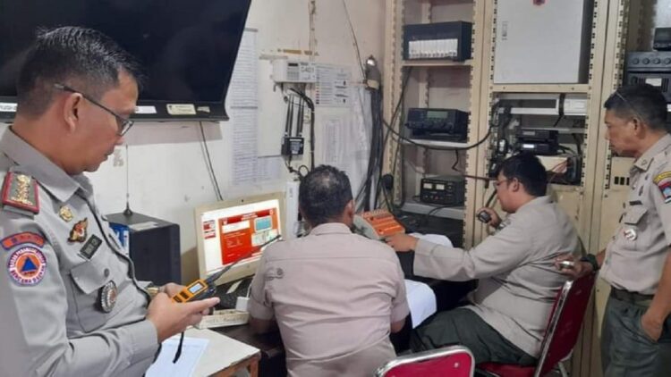 Pemko Padang Masifkan Penggunaan Handy Talkie, Ini Tujuannya 1 Penggunaan handy talkie mulai digencarkan di lingkungan Pemko Padang. (Istimewa)