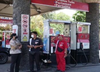 Pantau Kelangkaan BBM di SPBU, Pemkab Agam Terjunkan Tim