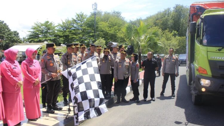 Kapolda Sumbar lepas bantuan kemanusiaan untuk Gempa Cianjur
