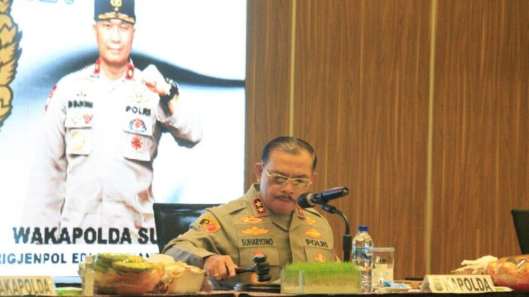 Kapolda Sumbar pimpin go bulanan