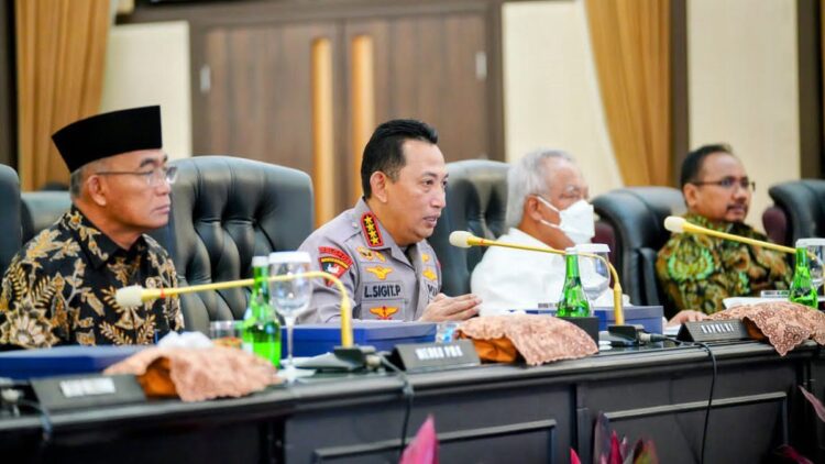 Kapolri dalam rapat lintas sektoral