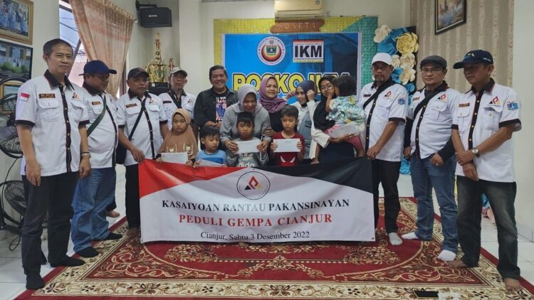 Ketum Krap Jakarta Mel Syofian bantu korban gempa cianjur