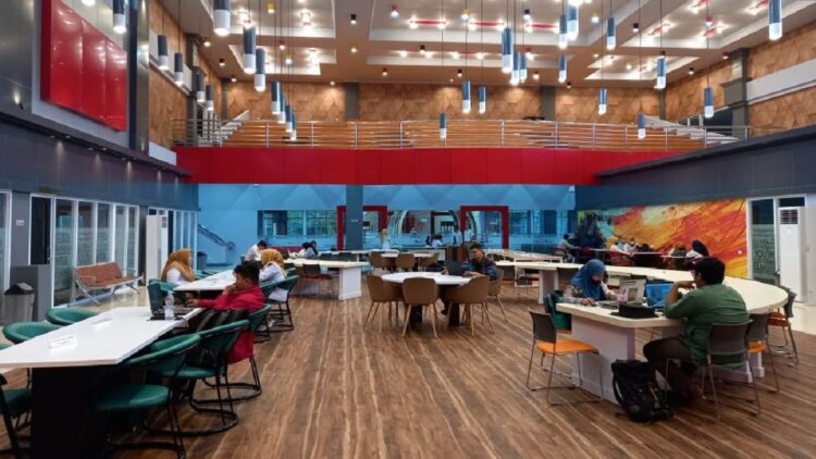 Pemko Padang Gelar Nobar Final Piala Dunia 2022 di Gedung Youth Center 1 Nobar final Piala Dunia 2022 di Padang Youth center