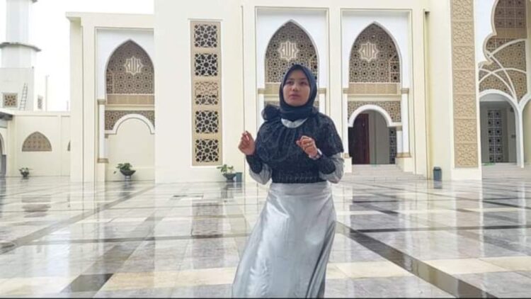 Siswi SMKN 1 Padang Panjang Ini Mendadak Viral, Kenapa Ya? 1 Siswi SMKN 1 Padang Panjang yang viral