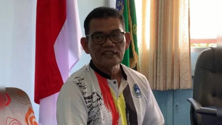 PSSI Sumbar Gelar Piala Soeratin U-13 dan U-15 Serentak, Ini Tim yang Berlaga 1 Ketua Panitia Piala Soeratin zona Sumbar Yulius Dede (ANTARA/Mario Sofia Nasution)