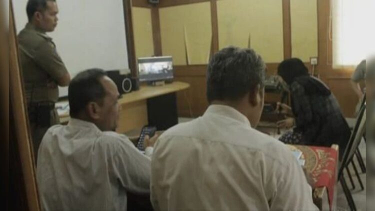 Pelanggar Perda menjalani sidang tipiring secara virtual. (Istimewa)