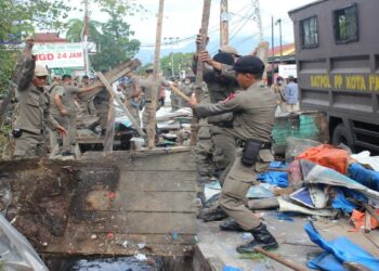 Satpol PP Padang Obrak-Abrik 13 Lapak PKL, Mursalim: Sebelumnya Sudah Diberi Teguran 9 Satpol PP Padang Obrak-Abrik 13 Lapak PKL, Mursalim: Sebelumnya Sudah Diberi Teguran