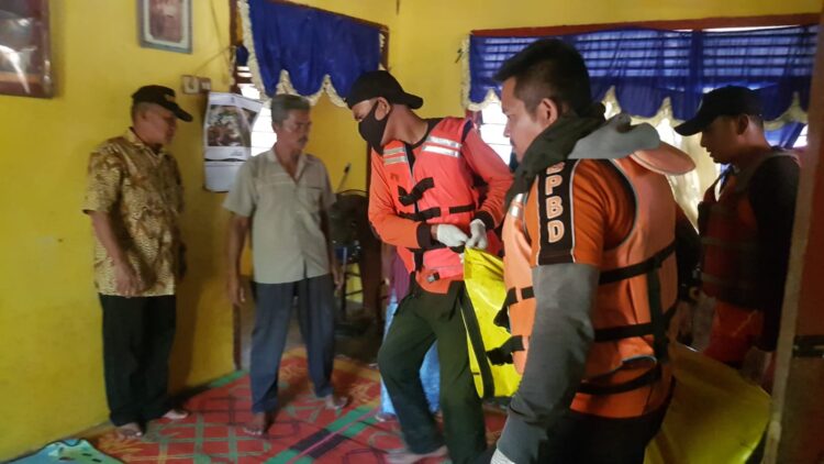 Penemuan jasad Naira, remaja 12 tahun yang ditemukan meninggal di perairan Kabupaten Pesisir Selatan (Pessel). (Foto: Dok. Basarnas)