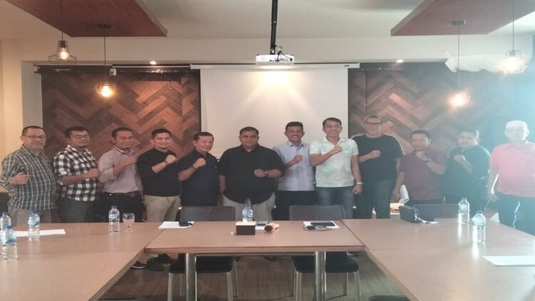 Pertemuan sejumlah pimpinan parpol membahas persoalan wakil wali kota Padang yang belum juga terisi. (Istimewa)