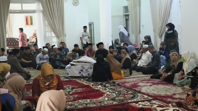 Ibunda Sekdaprov Sumbar Hansastri berpulang