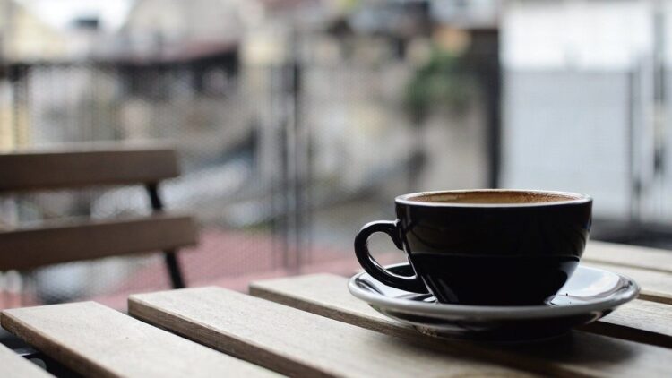 ilustrasi kedai kopi. (dok. pixabay)