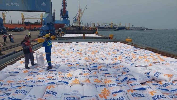 Kedatangan beras impor dari Vietnam. (Foto: Aulia Damayanti/detikcom)