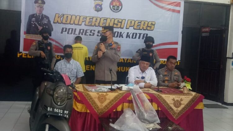 Pembunuh Garin Masjid di Solok Diciduk, 9 Bulan Jadi DPO 1 Pelaku pembunuhan di Kota Solok diciduk polisi di Jateng