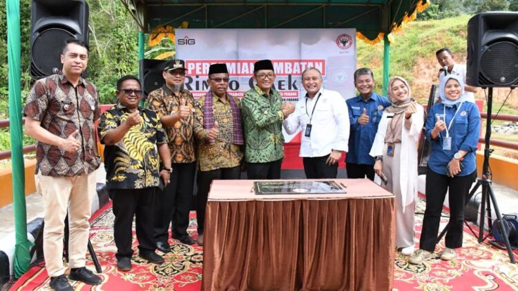 Peresmian jembatan Rimbo Gaek