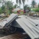 Kondisi material rumah yang rusak akibat bencana angin puting beliung di Nagari Pilubang, Kecamatan Sungai Limau, Kabupaten Padang Pariaman, Sumbar. (ANTARA/Aadiaat M. S)