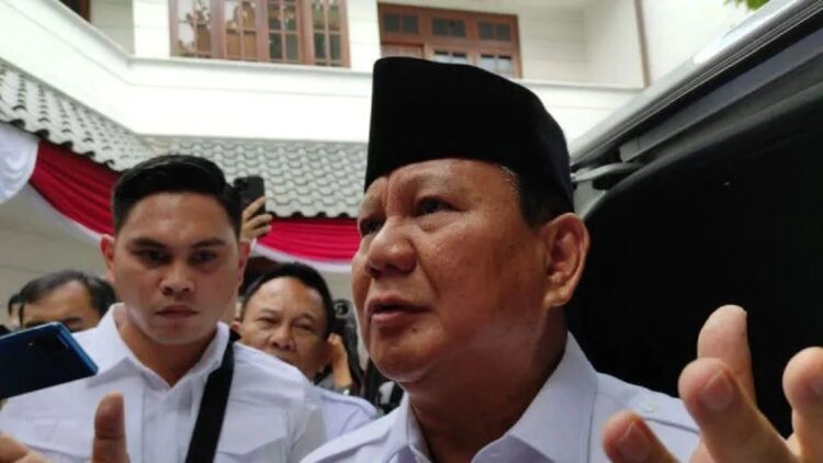 Menteri Pertahanan Republik Indonesia Prabowo Subianto memberikan keterangan kepada wartawan di Menteng, Jakarta Pusat, Senin (23/1/2023). ANTARA/Putu Indah Savitri