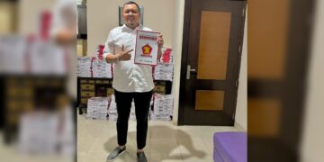 Braditi Moulevey Resmi Mendaftar Jadi Caleg DPRD DKI 8 Braditi Moulevey Resmi Mendaftar Jadi Caleg DPRD DKI