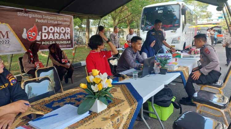 HUT Satpam ke-42, Ditbinmas Polda Sumbar bersama PMI Padang Gelar Donor Darah 1 Donor Darah HUT Satpam